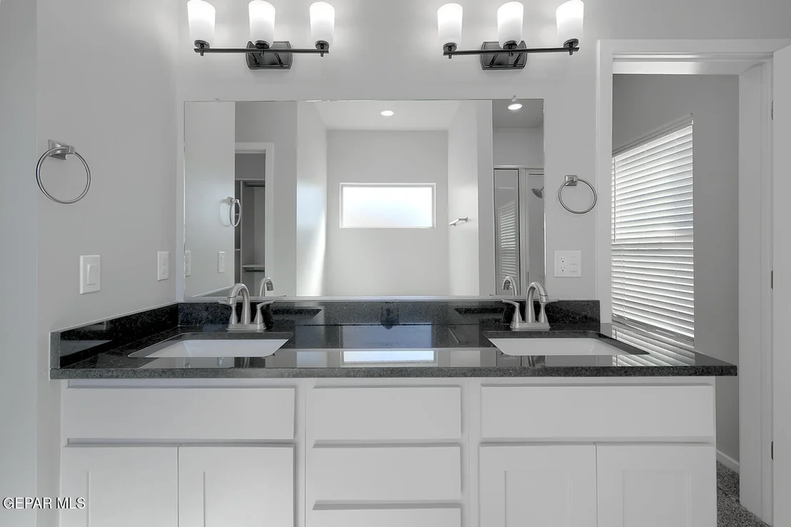 Photo of 13865 Summer Wave Avenue