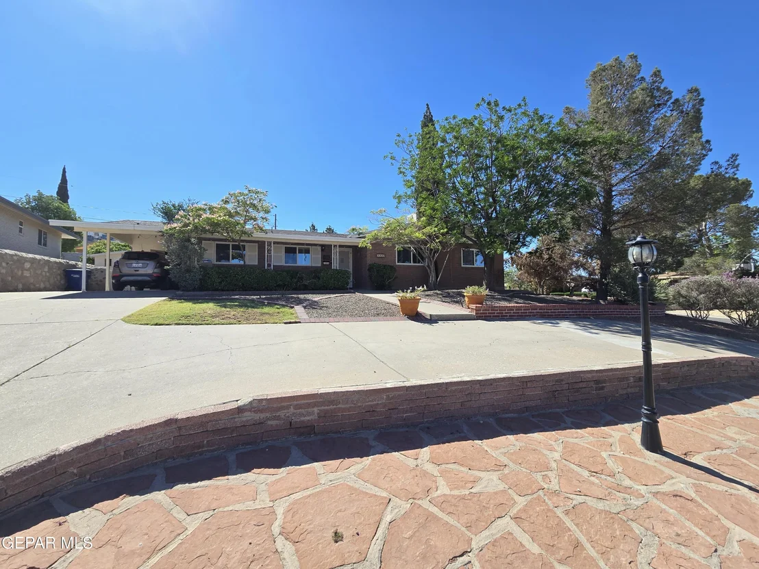 Photo of 4200 BUCKINGHAM Drive