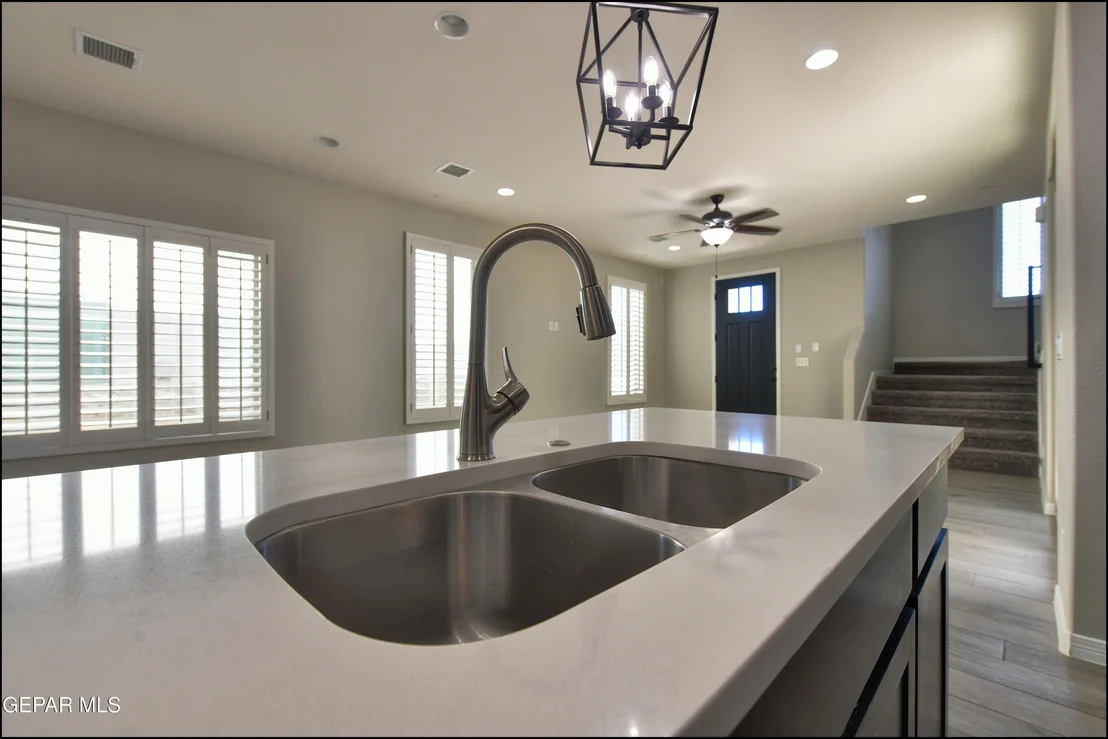 Photo of 4553 Mark Avizo St