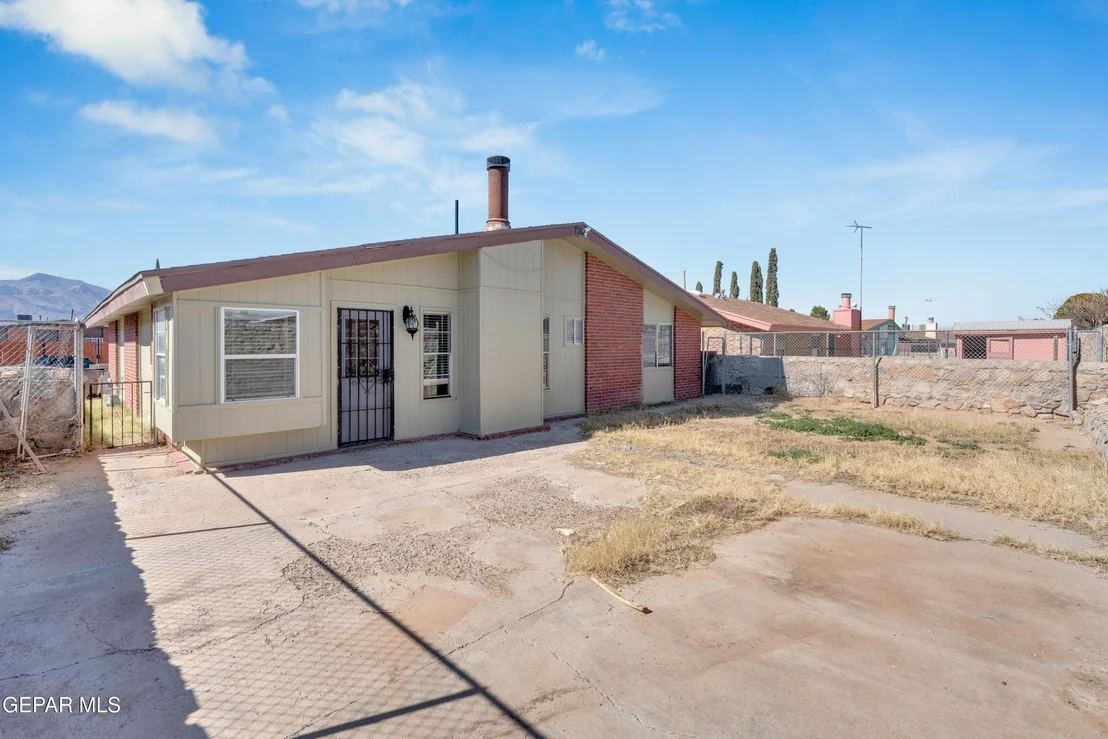 Photo of 10152 RACOON Drive