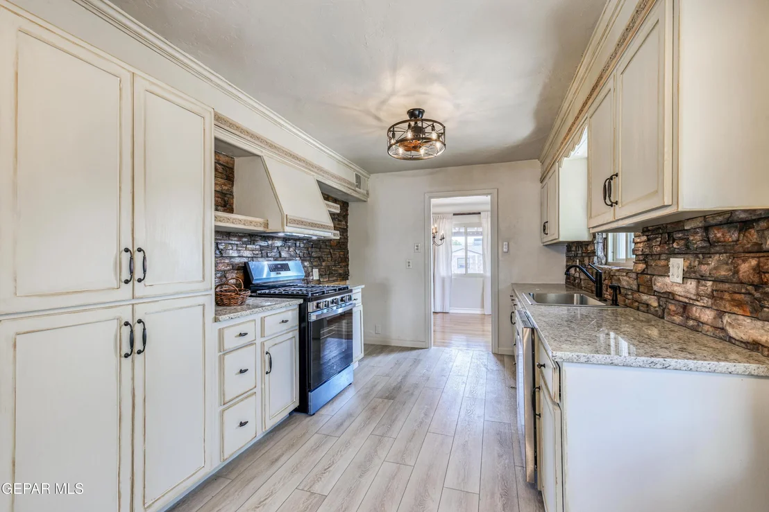 Photo of 825 Galloway Drive