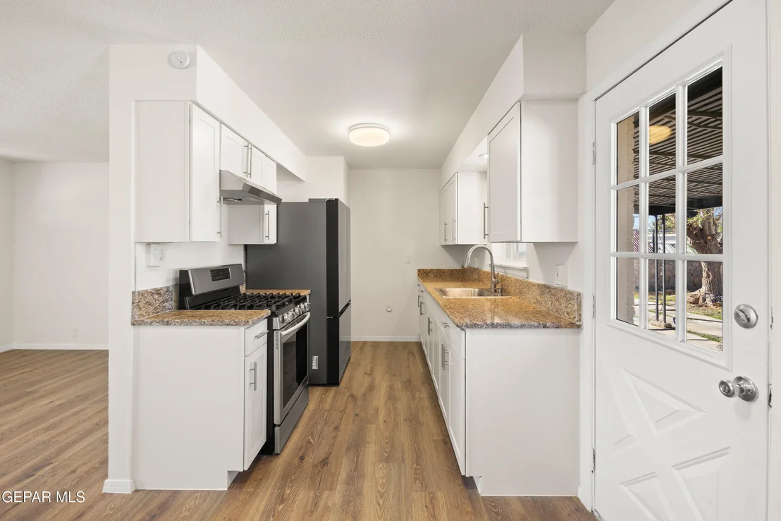 Photo of 9516 IRIS Drive