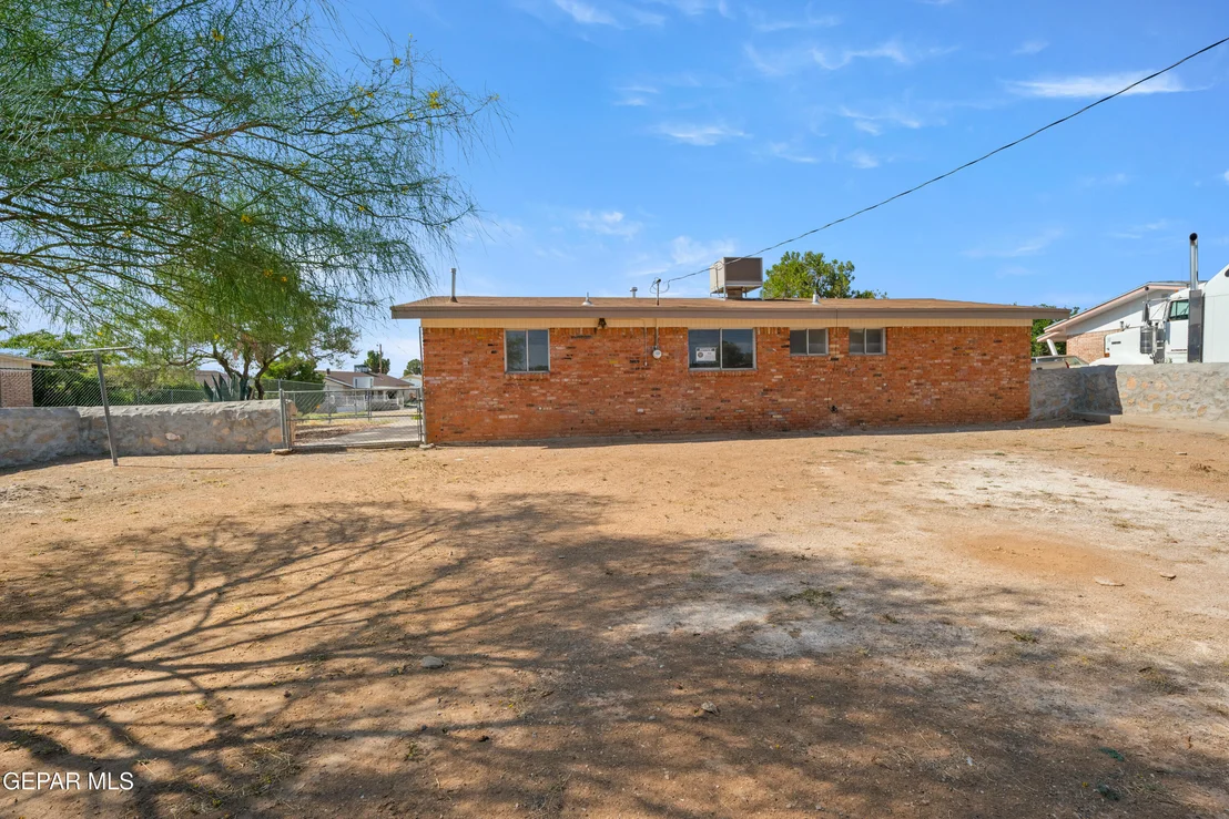 Photo of 5013 WINTHROP Drive