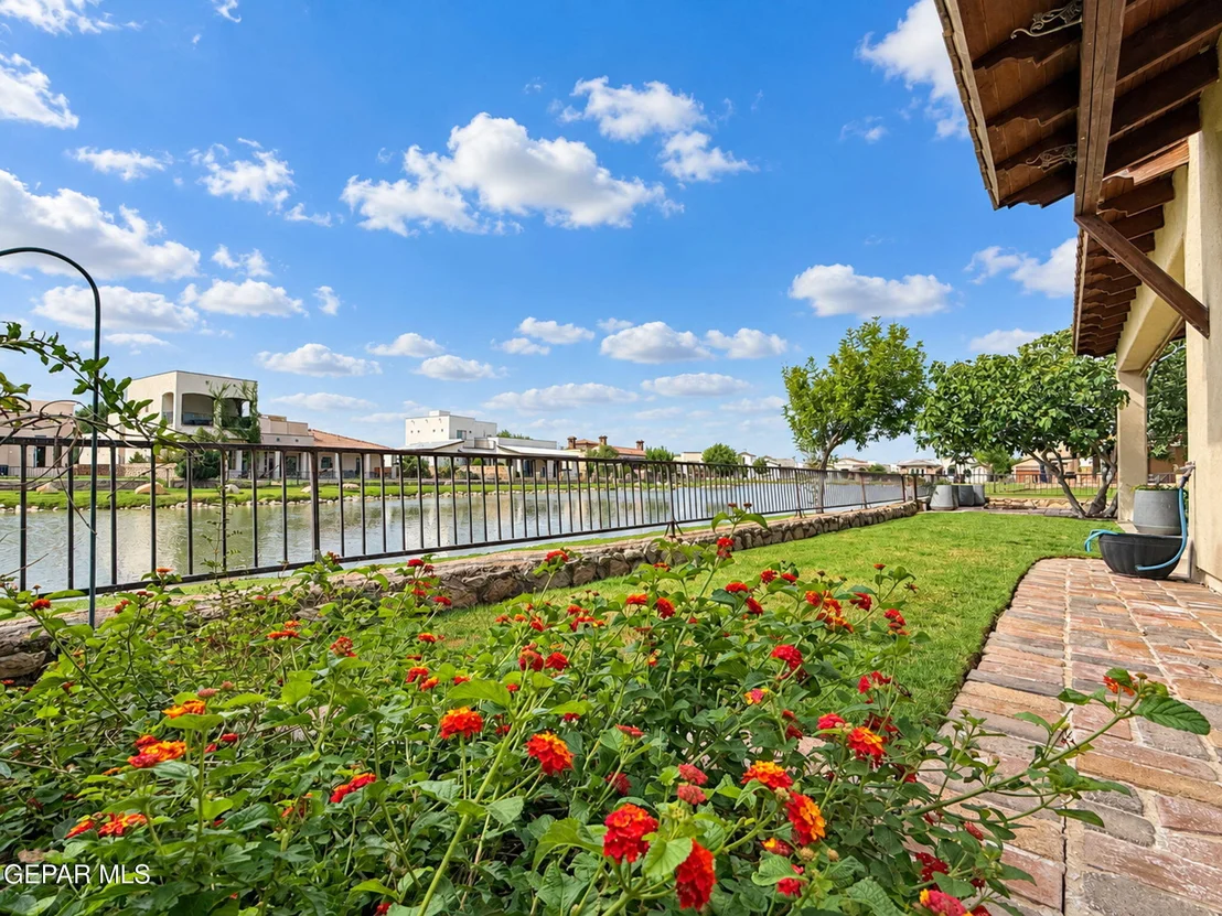 Photo of 5617 RIVER RUN Street