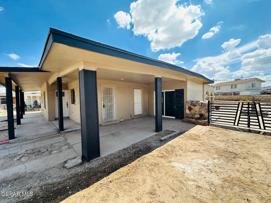 Photo of 5018 Flower Drive