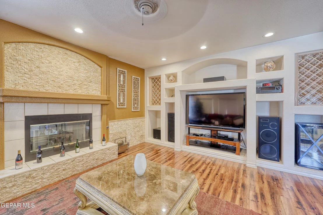 Photo of 1361 GATE Place