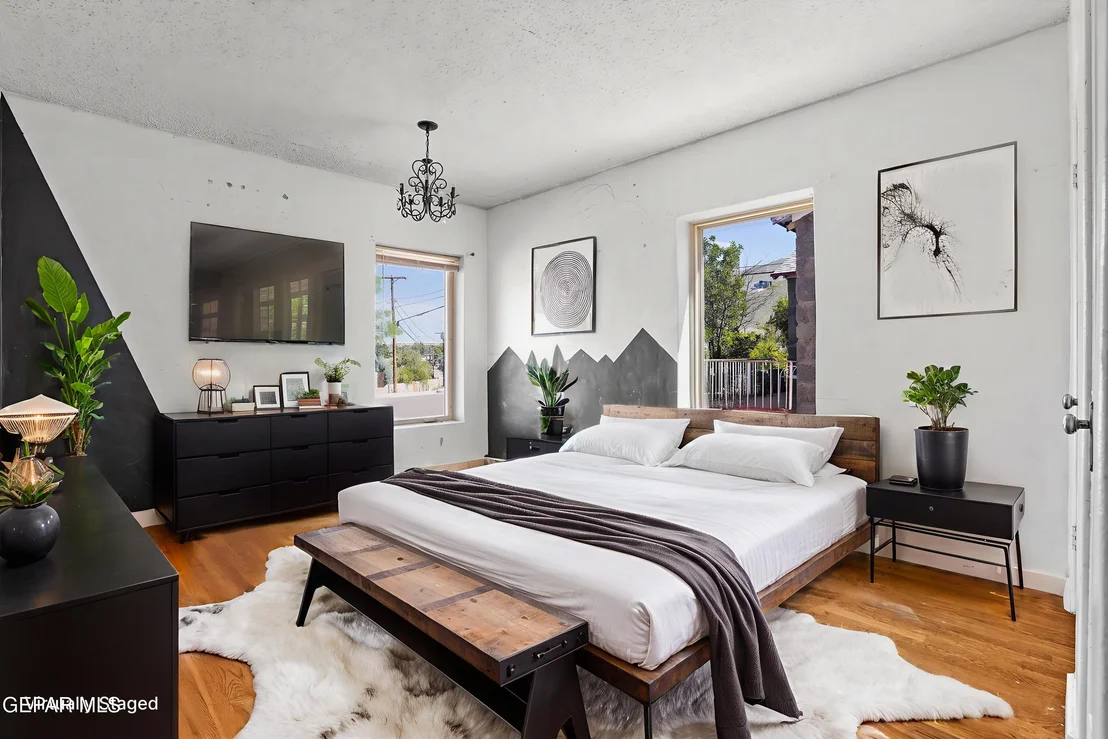 Photo of 810 MESITA Drive