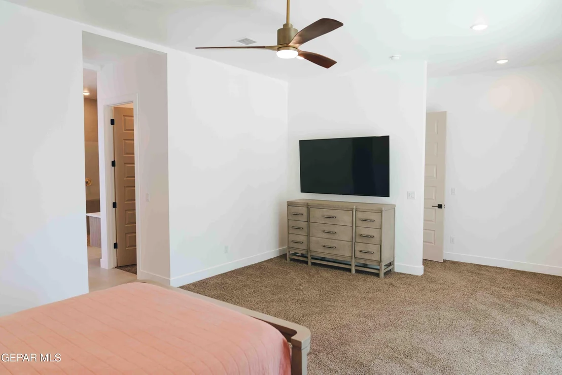 Photo of 653 BIR Circle
