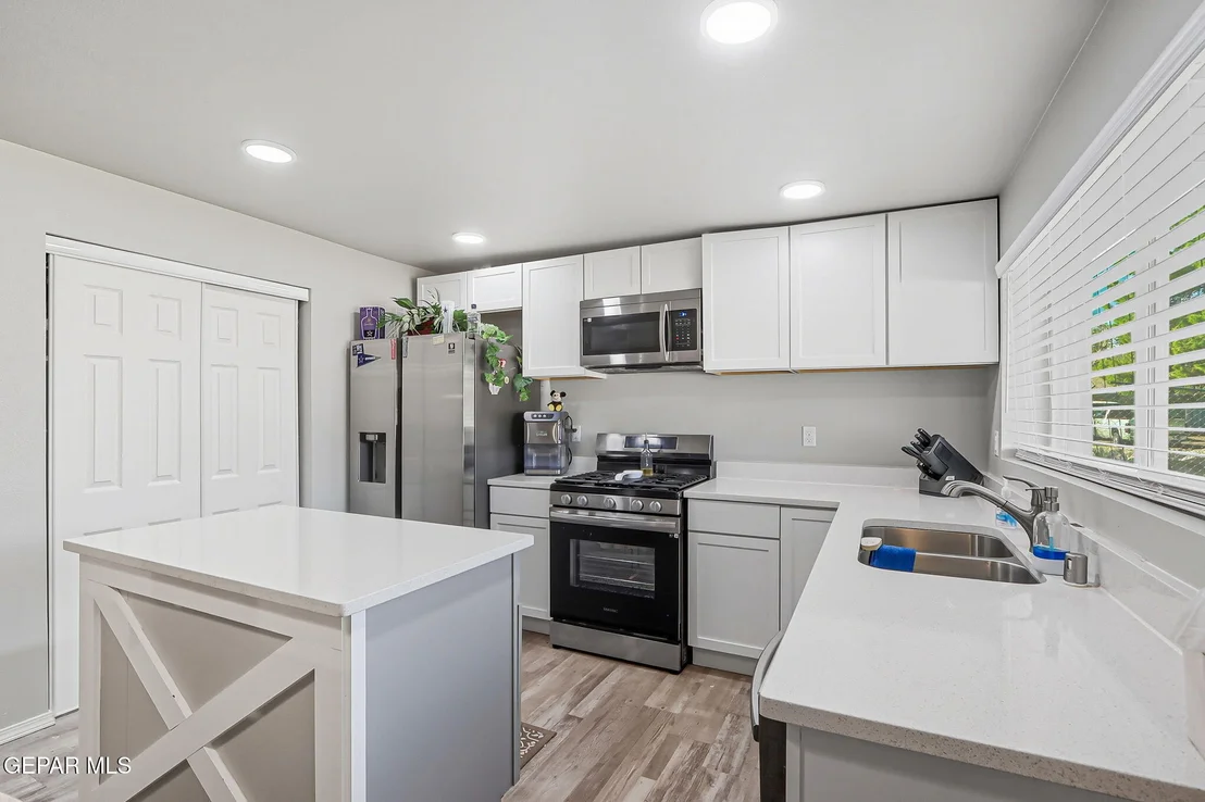 Photo of 4113 ROXBURY Drive