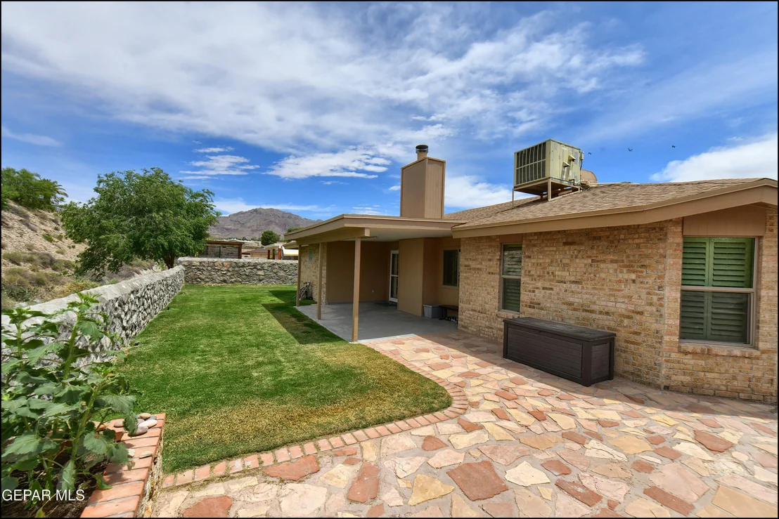 Photo of 6827 AMPOSTA Drive