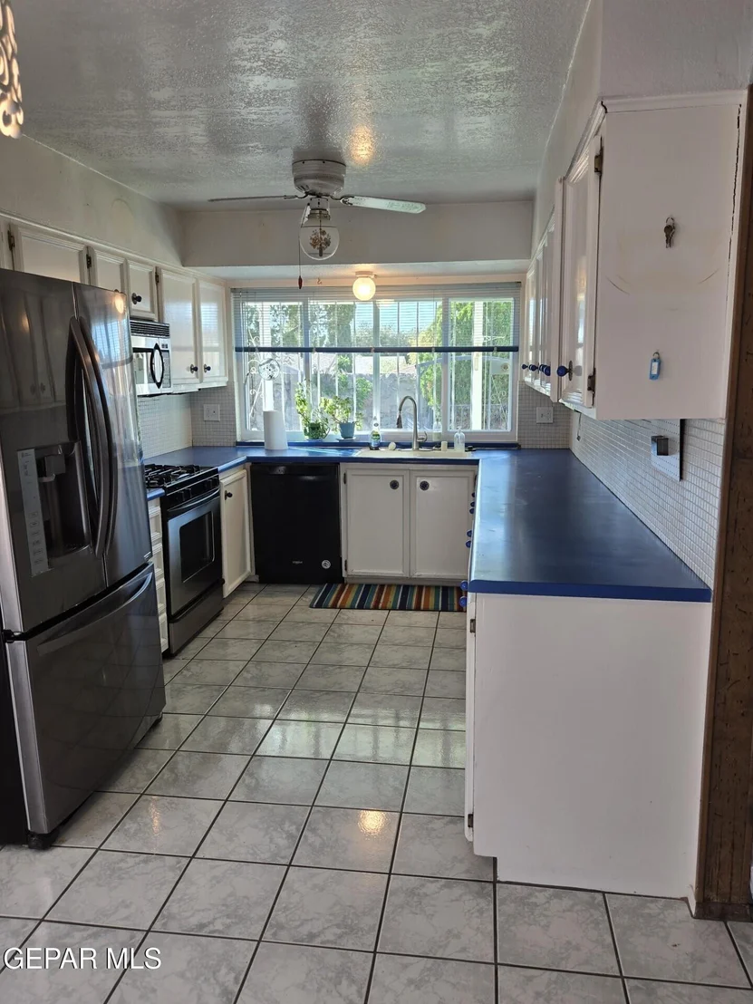 Photo of 1649 LOMALAND Drive