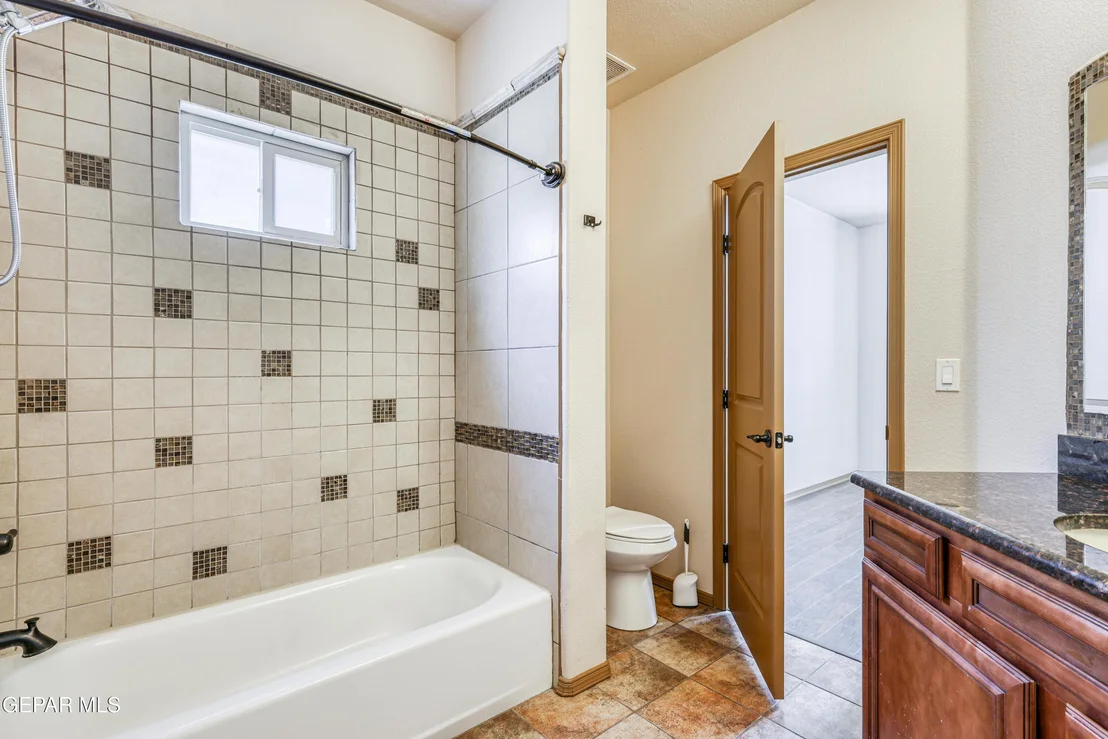 Photo of 12152 CHAPEL HILL Road