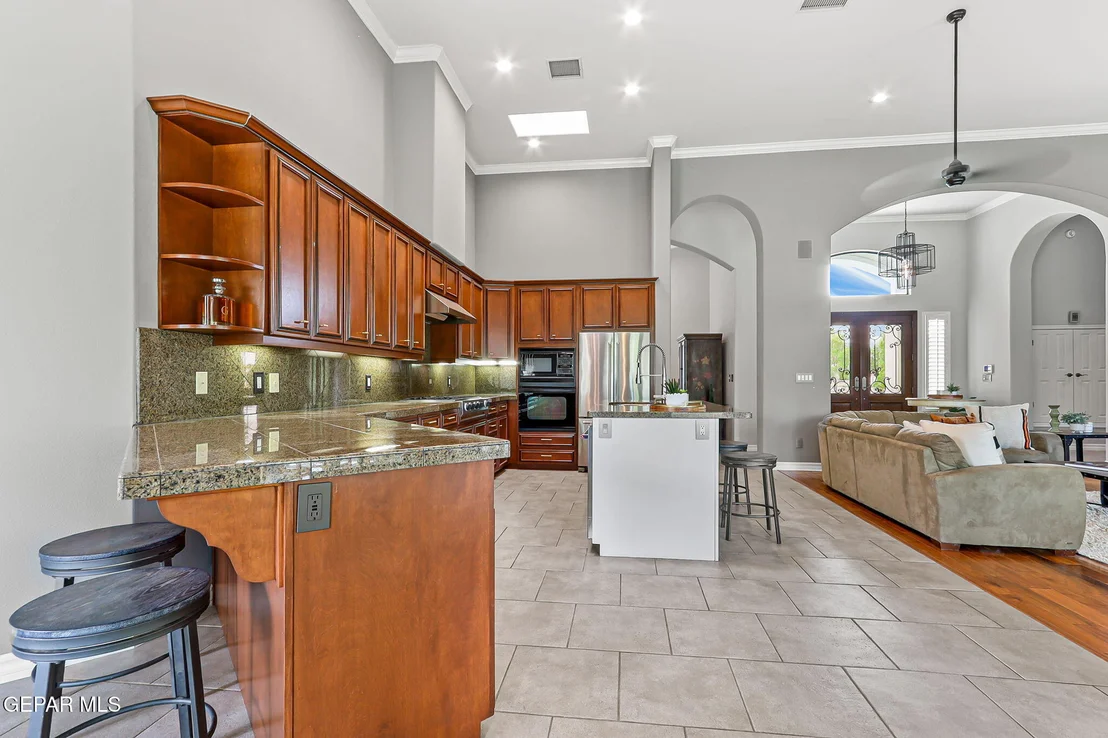 Photo of 5301 UPPER VALLEY Road