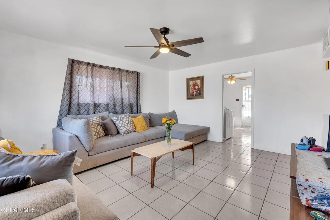 Photo of 3818 JACKSON Avenue