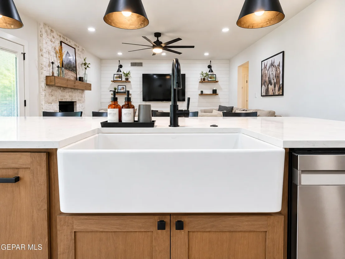 Photo of 10605 CAUSEWAY Drive
