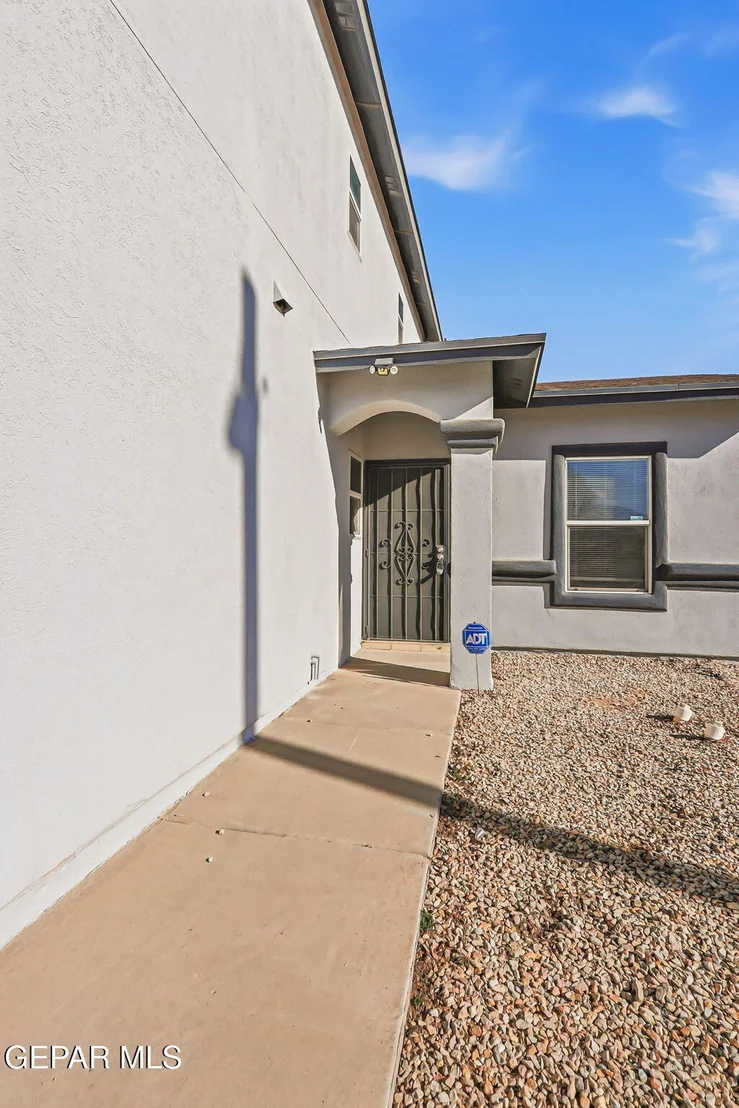 Photo of 10424 SILVERCLOUD Drive