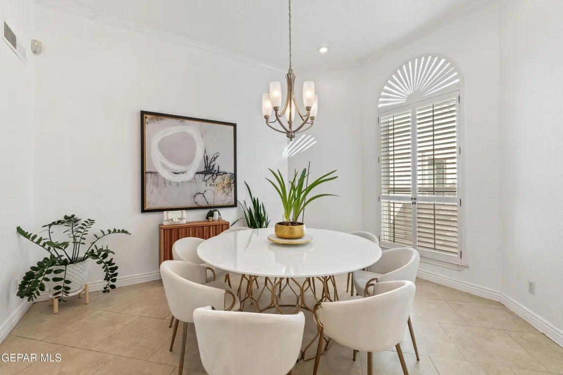 Photo of 721 WILLOW GLEN Drive