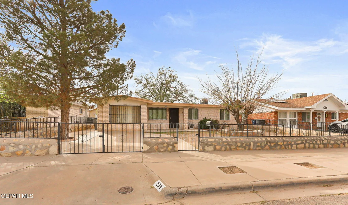 Photo of 233 MANUEL Drive