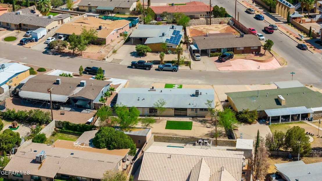 Photo of 4318 Larchmont Drive