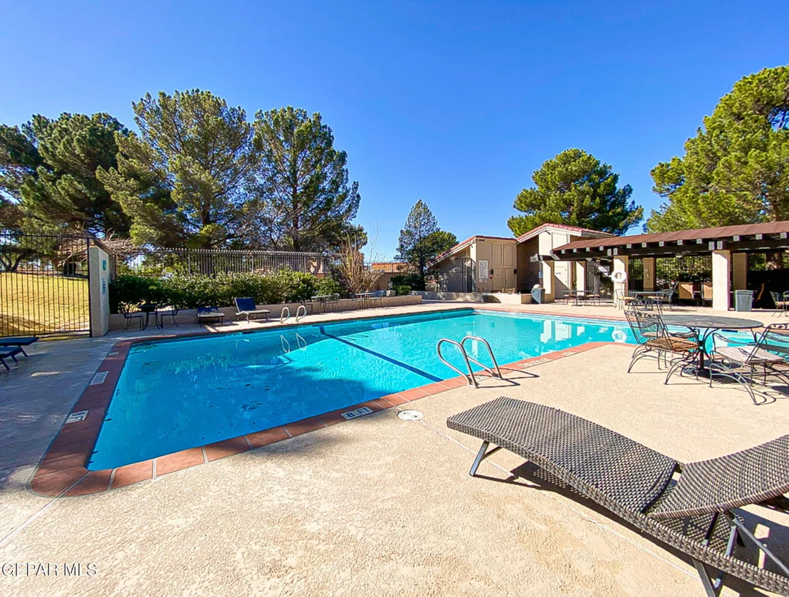 Photo of 1057 LOS JARDINES Circle