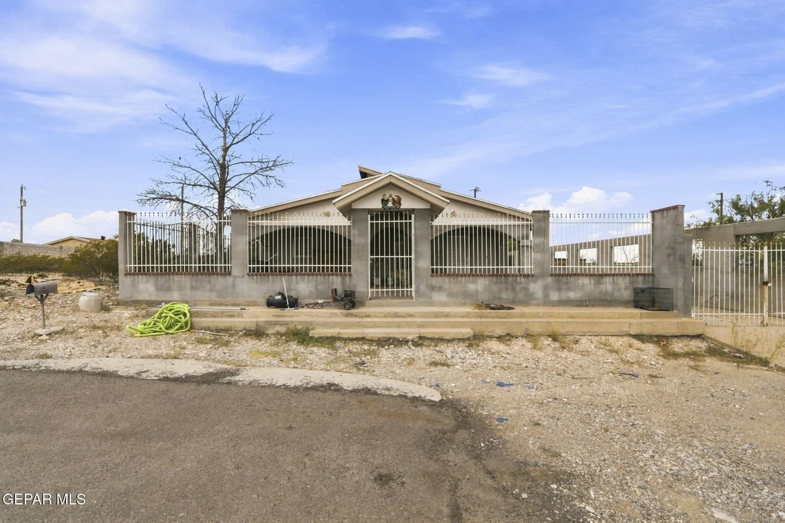 Photo of 8621 REMINGTON Drive