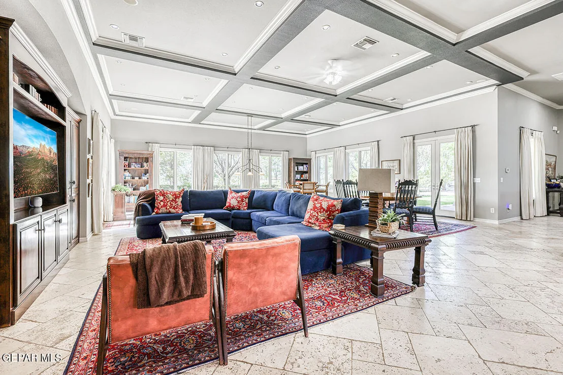 Photo of 656 COX Road
