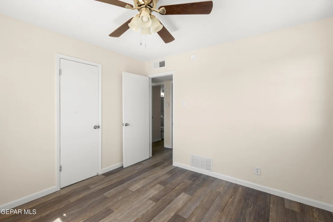 Photo of 5105 DEBEERS Drive