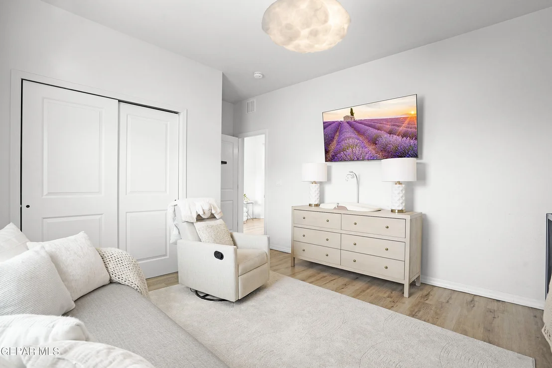 Photo of 5500 VALLEY OAK Drive