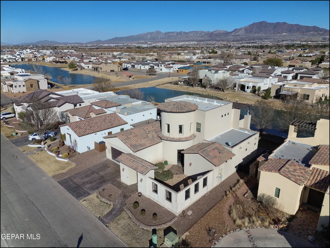 Photo of 5536 RIVER RUN Street