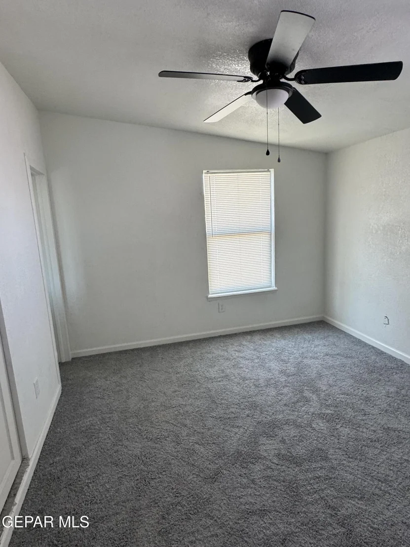 Photo of 331 CARNIVAL Drive