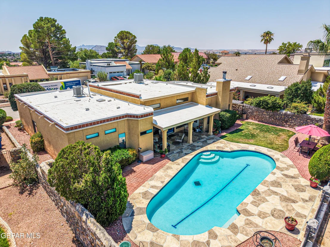 Photo of 7225 Rochester Drive