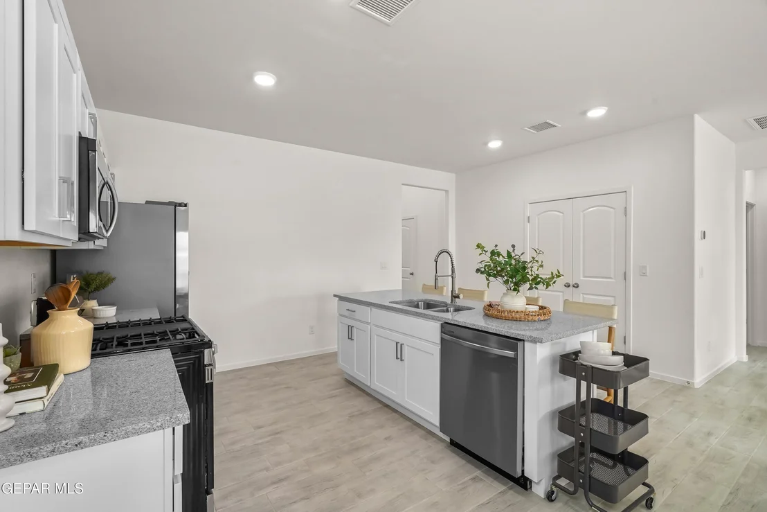 Photo of 13821 Summer Wave Avenue