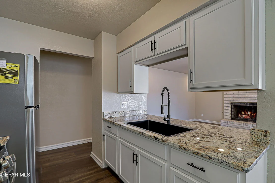 Photo of 7131 Clemente Avenue