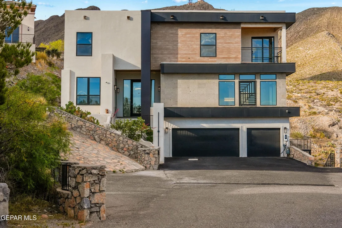 Photo of 10 BRONZE CREST Lane