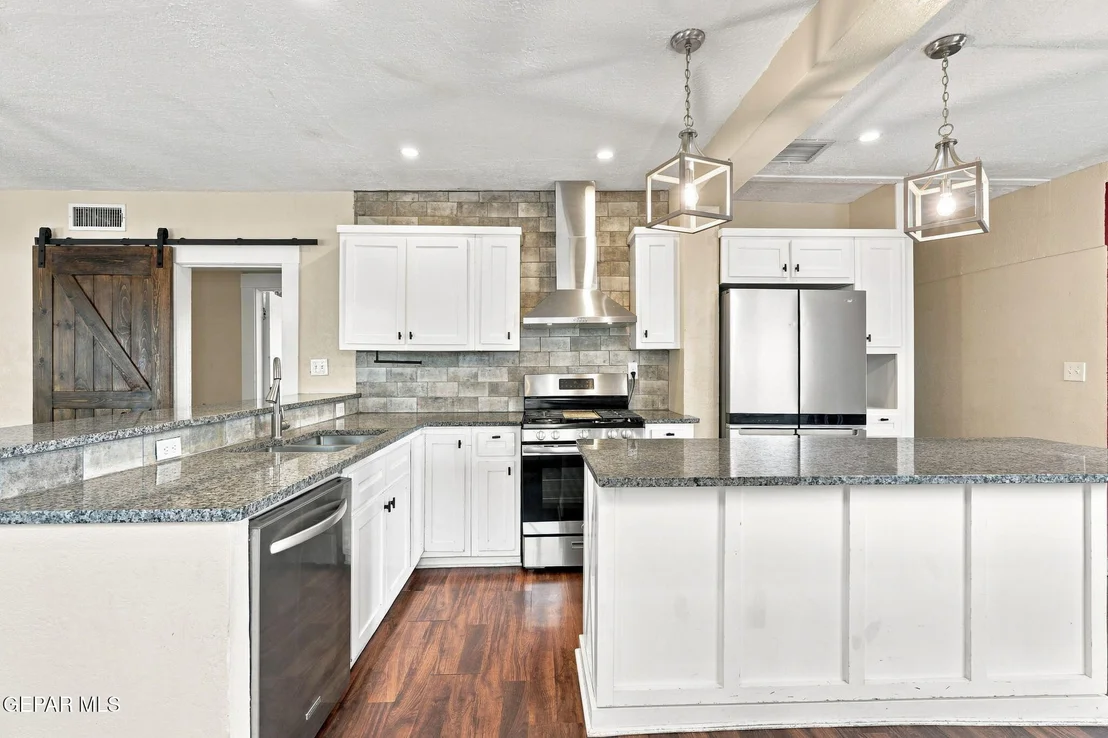 Photo of 3010 LEBANON Avenue