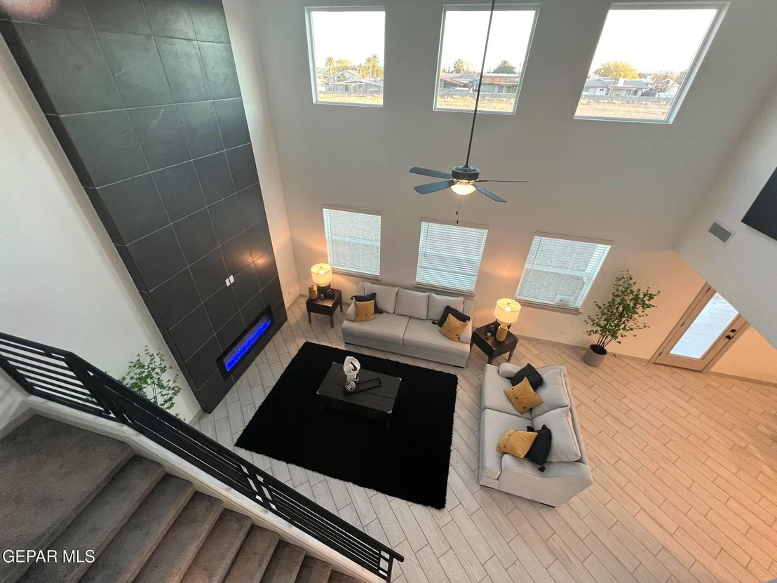Photo of 564 Oakmont Place