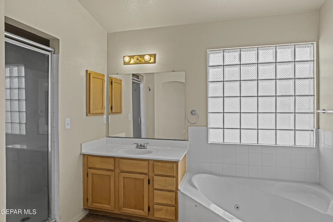 Photo of 10817 WALDEN POND Street