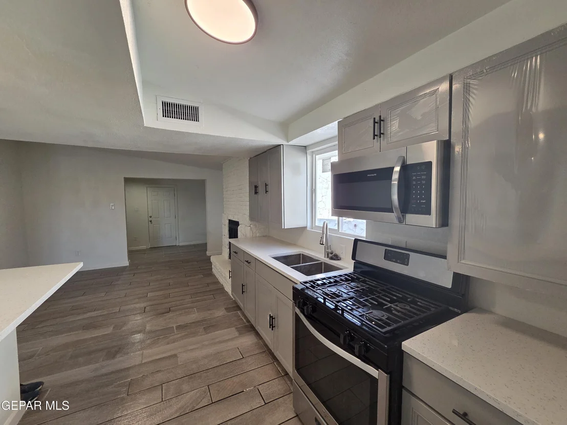 Photo of 331 CARNIVAL Drive