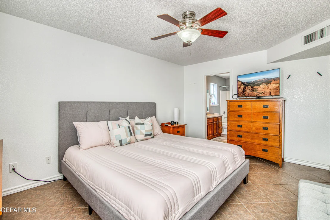 Photo of 6200 KENNETH CAPSHAW Place