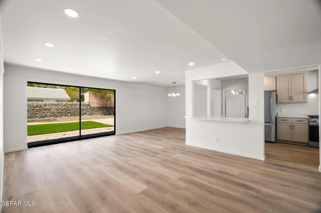 Photo of 4318 Larchmont Drive