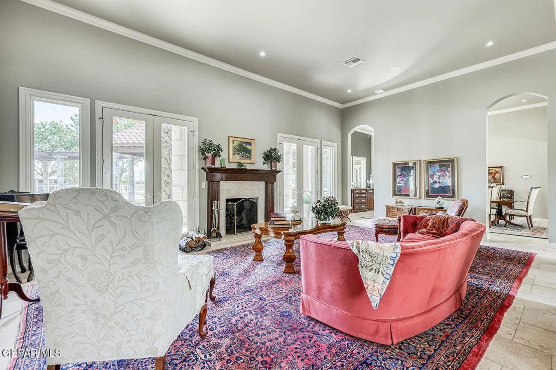 Photo of 656 COX Road