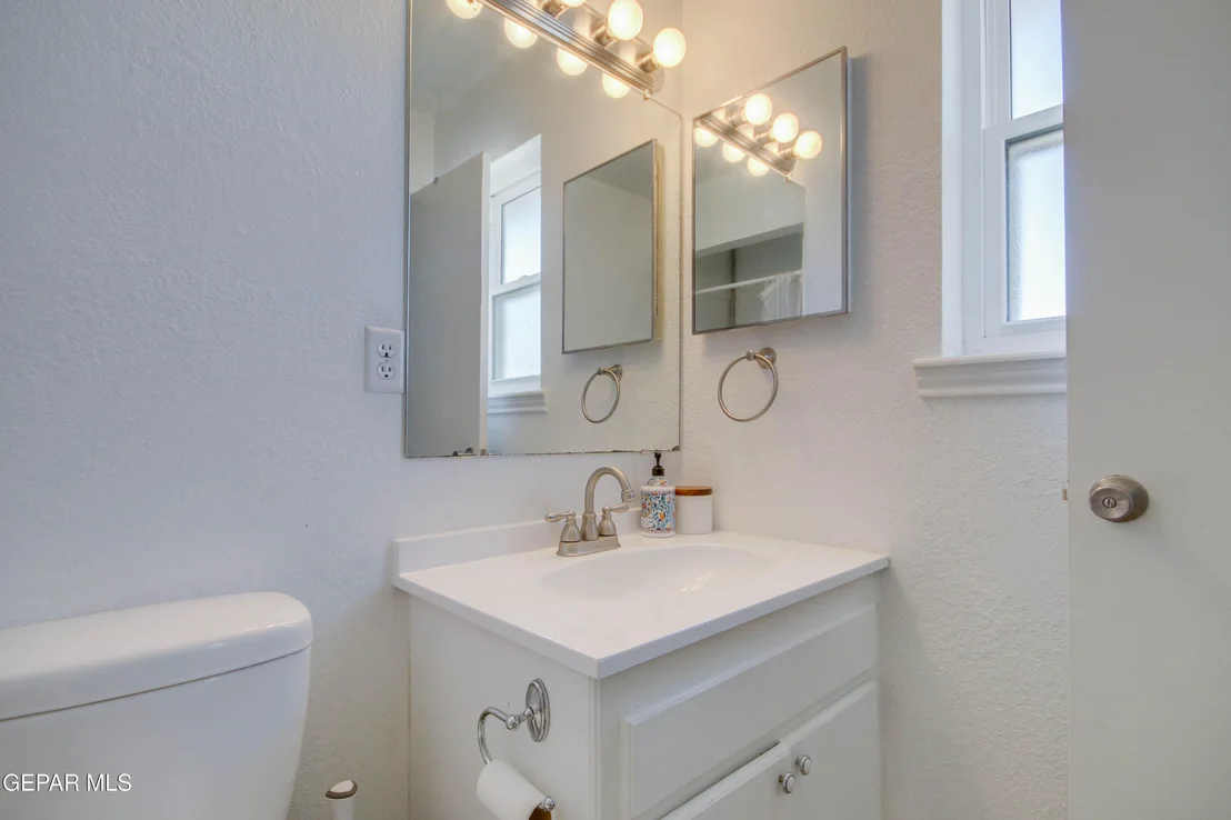 Photo of 5629 LONGVIEW Circle