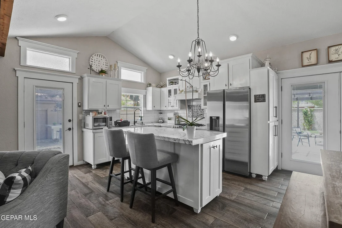 Photo of 731 PLAZER Place