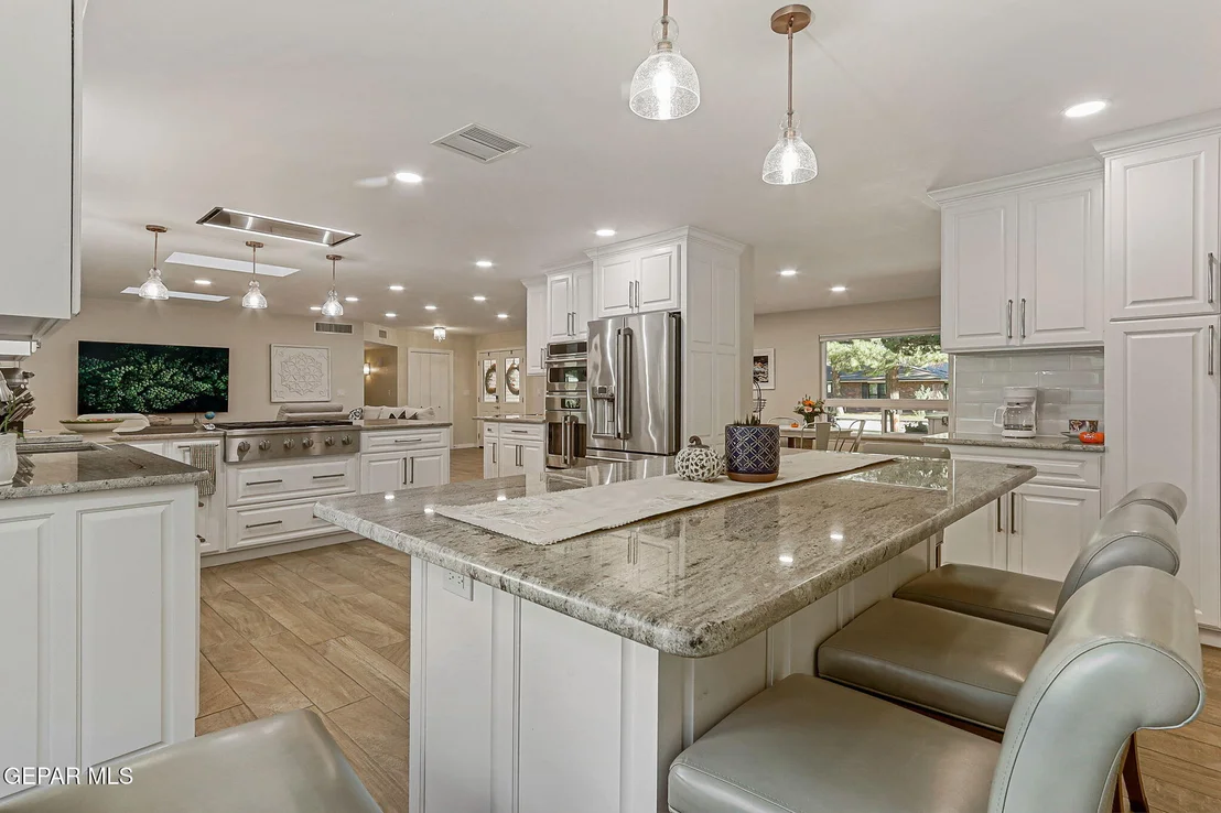 Photo of 717 LIVE OAK Drive