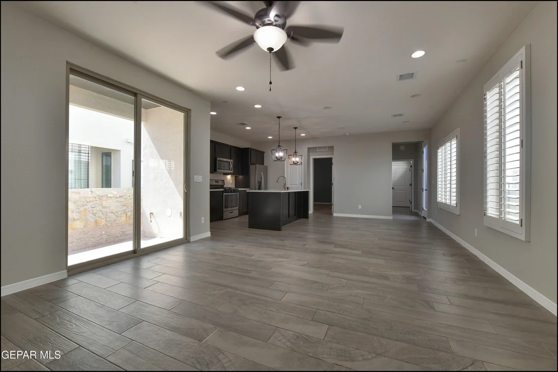 Photo of 4553 Mark Avizo St