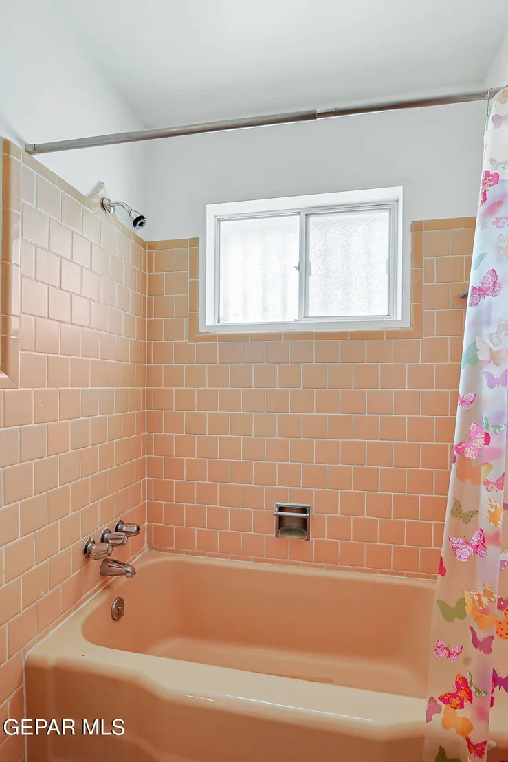 Photo of 4209 NORFOLK Lane