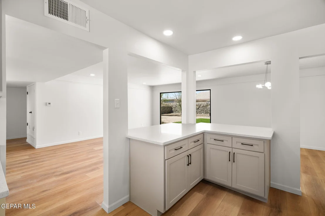 Photo of 4318 Larchmont Drive