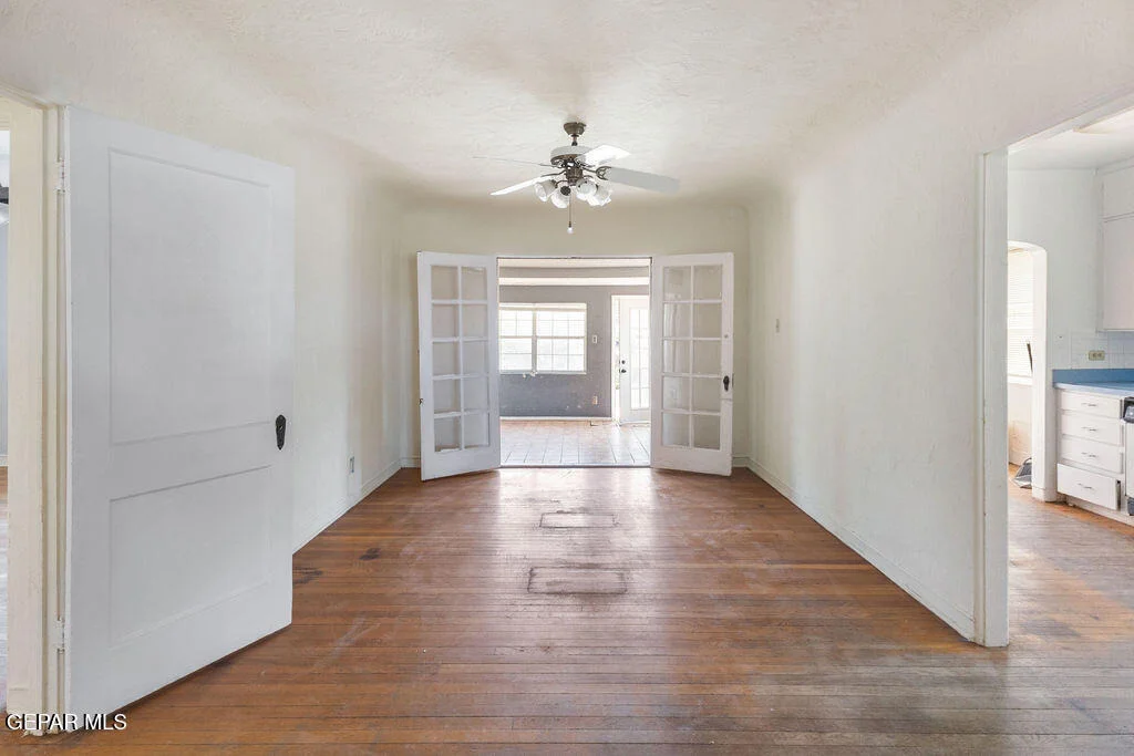 Photo of 708 E BALTIMORE Drive