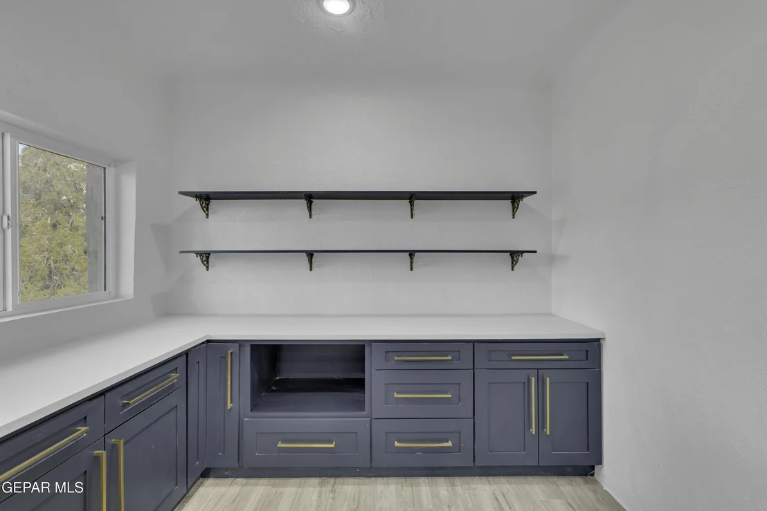 Photo of 2500 HAWLEY Circle