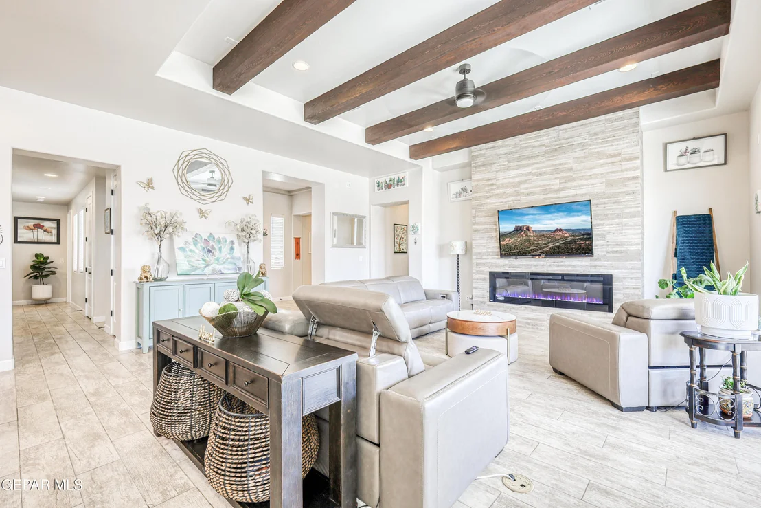Photo of 5892 VALLE SONAR Avenue